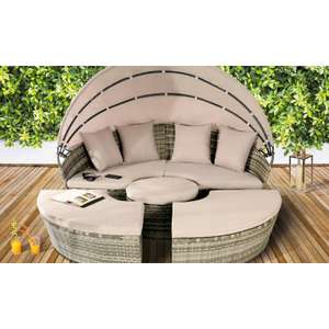 Jalyn Garden Daybed with Cushions £549.99 at wayfair.co.uk