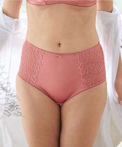 Chloe Soft microfibre Maxi Brief Sizes 10 to 24, £3.15 + Free Delivery with Code from Demart