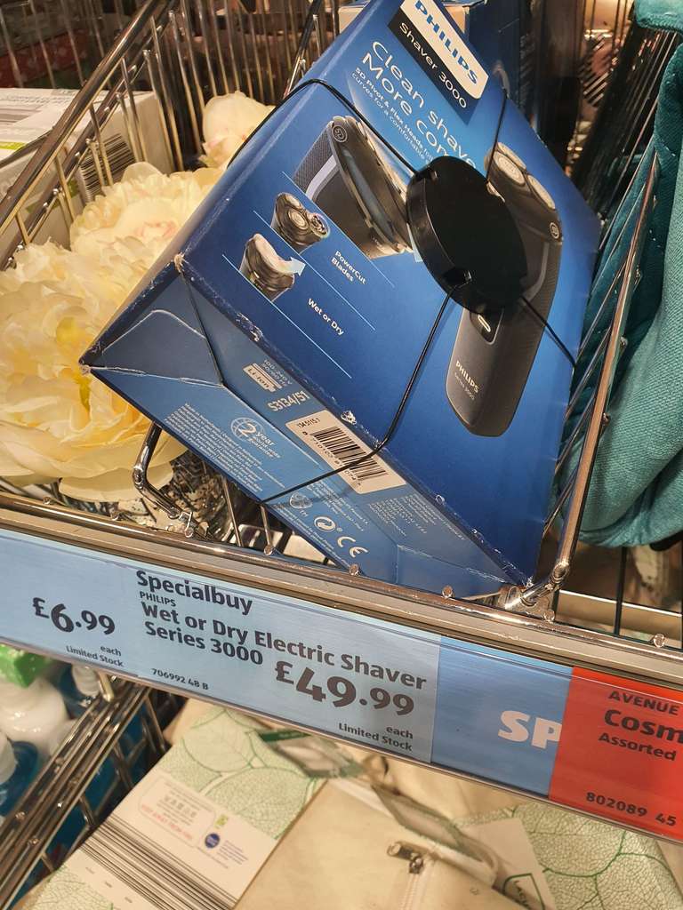 Philips 3000 wet and Dry shaver series £49.99 instore @ Aldi (Kingsbury, London)