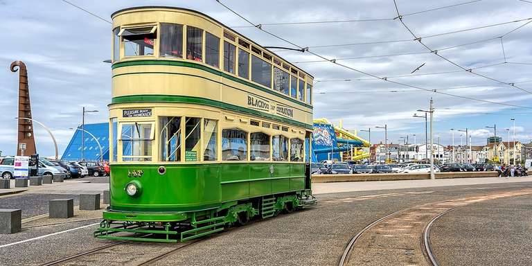 Two night Blackpool break (two people) with breakfast each morning and dinner & wine on the first night for £149 @ Travelzoo
