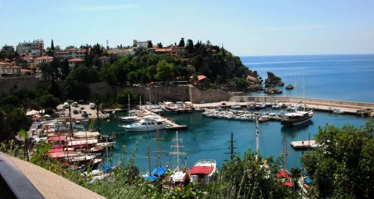 Return from Luton to Antalya, Turkey £26.98 - Mar 6th to Mar 27th for Discount Club members @ WizzAir