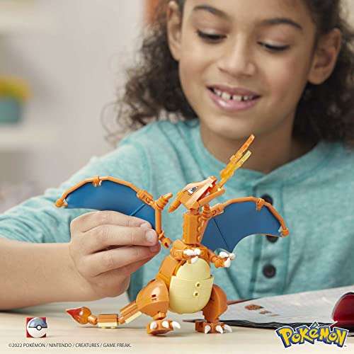 Charizard with 222 Pieces, 1 Poseable Character, 4 Inches Tall, Gift Ideas for Kids - £14.99 @ Amazon
