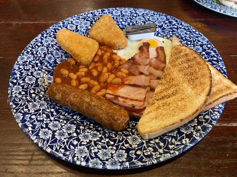 Traditional Breakfast £2.99, Small Breakfast £1.99 (Via app, Check Location) @ Wetherspoons (Shotton)