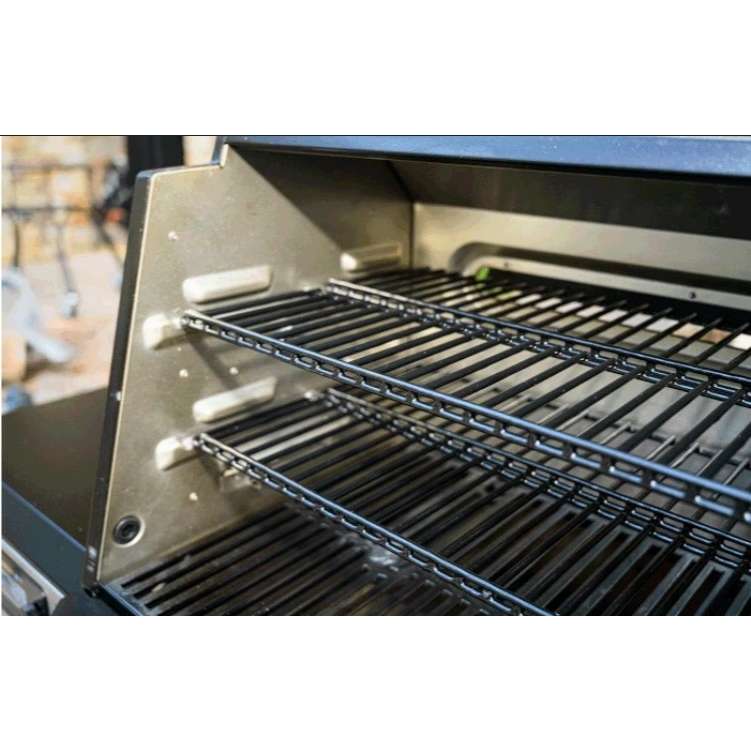 Masterbuilt MB20041020 Gravity Fed 24" 560 with Warming Racks and Grill Cover Pack - w/Code