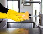 Sorbo Large Household Gloves, Latex Washing Up Gloves, Soft Lining, Extra Long Cuff, Long Lasting Quality, Yellow Size L 75p @ Amazon