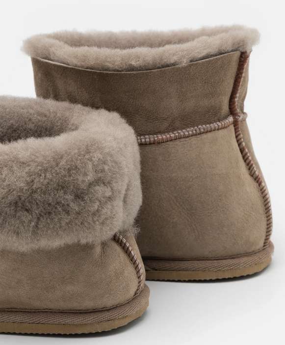Shepherd Of Sweden Kirster (Stone) Bootee Men's / (Unisex?) Sheepskin  Slippers (Sizes 7, 9, 11, 11.5, 12, 13) - £40 Delivered @ Zalando |  hotukdeals