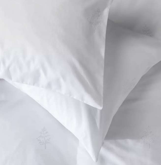100% white cotton duvet sets half price in all size. Free C&C Selected Stores