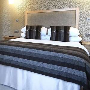 Sep to Dec Wales (Newcastle Emlyn) - 2 night stay Emlyn Hotel £99 2 people with daily breakfast (children under 5 go free) @ Travelzoo