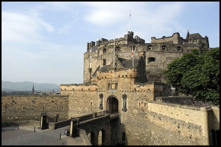 Edinburgh Castle - Children at £1 each, up to six children, with a standard adult ticket (£19.50) w/code