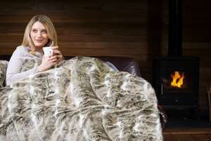 Dreamland Relaxwell Deluxe Faux Fur Heated Throw £79.99 at Costco