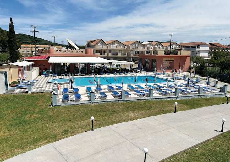 Solo 7nts sc Zante - White House Studios Alykanas, from Birmingham 9th Oct (flight , hotel and 10kg large cabin bag, plus small bag inc)