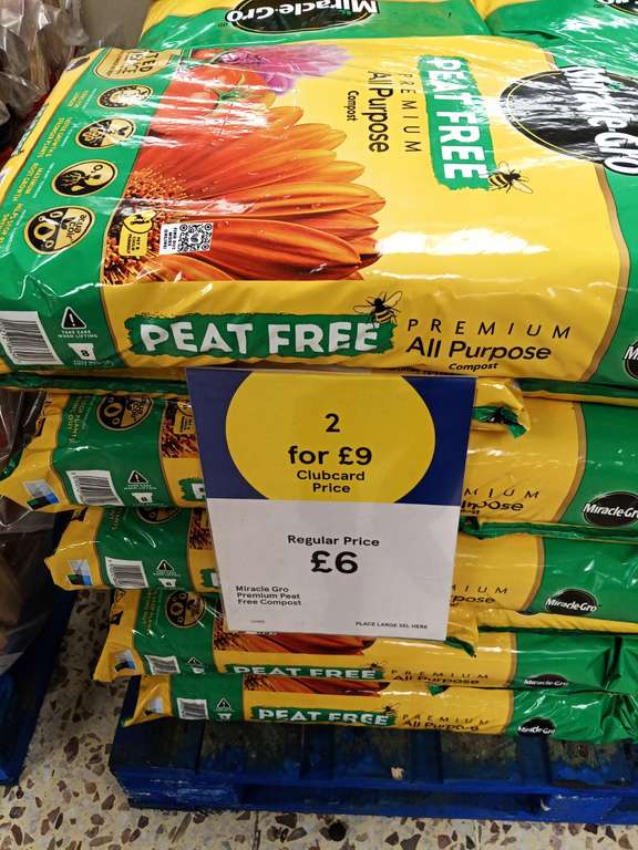 Miracle Gro Premium Peat Free Compost 40 Litre Bag - 2 for £9 with clubcard Instore @ Tesco