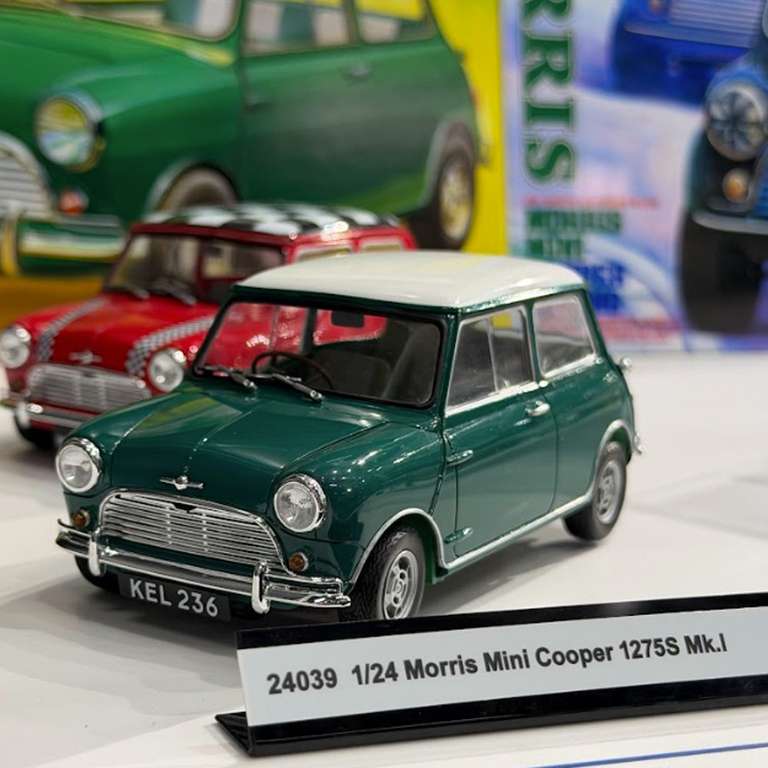 Tamiya 24039 Morris Mini Cooper 1275s Mk.1 1:24 Model Kit - Pre