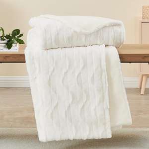 Qucover Faux Fur Throw Blanket, Ivory or Camel, Double Sided Fluffy Blanket, 150x200cm with voucher & code - Sold by Unimall EU/FBA