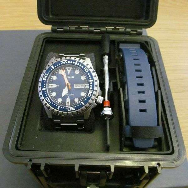 Citizen Men's Automatic Sport Diver Style Watch Set - £149.99 delivered @ H Samuel