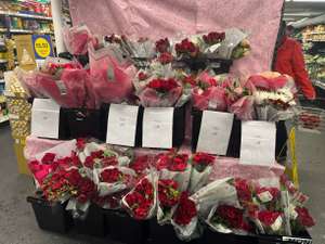 Valentines bouquets 75% off e.g. £5 single roses now £1.25, Cardiff