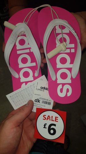 sports direct flip flops